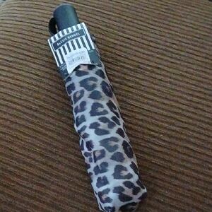 NWT Alexis Bendel Animal Print Umbrella